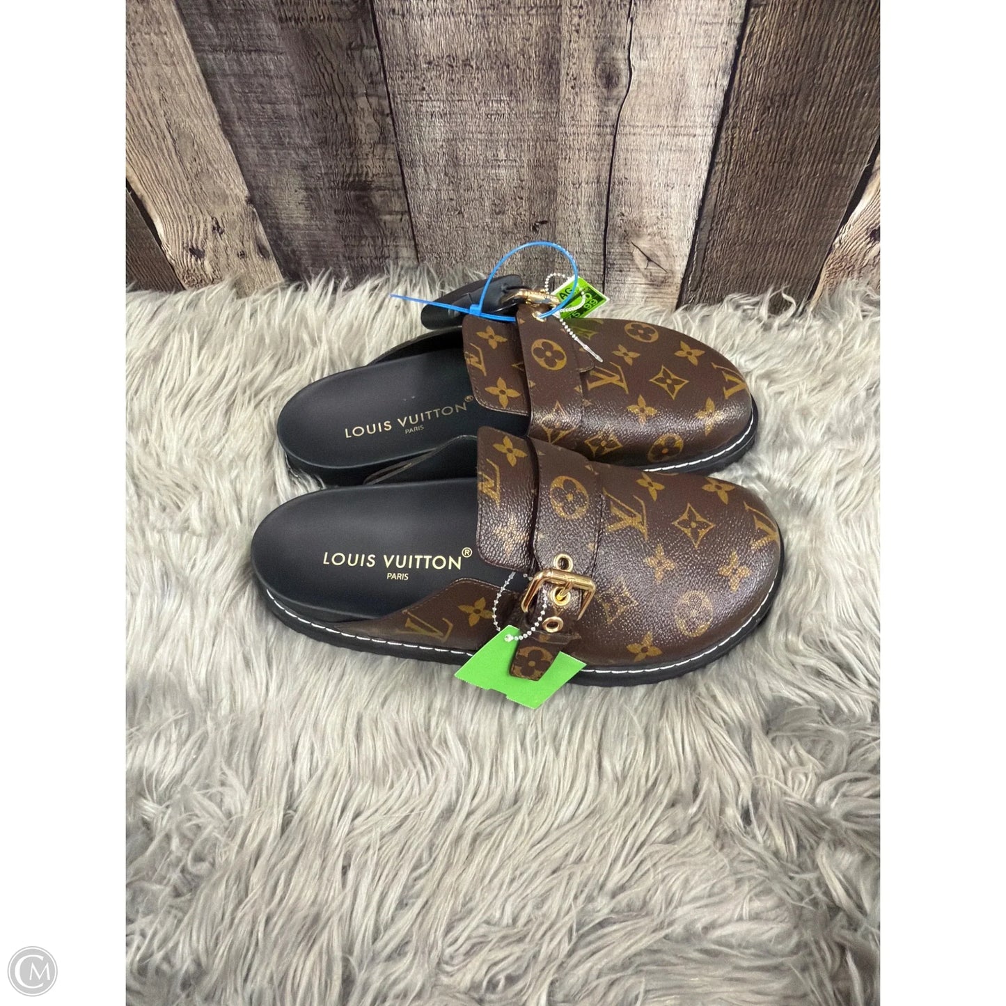 Shoes Luxury Designer By Louis Vuitton In Brown & Gold, Size: 9