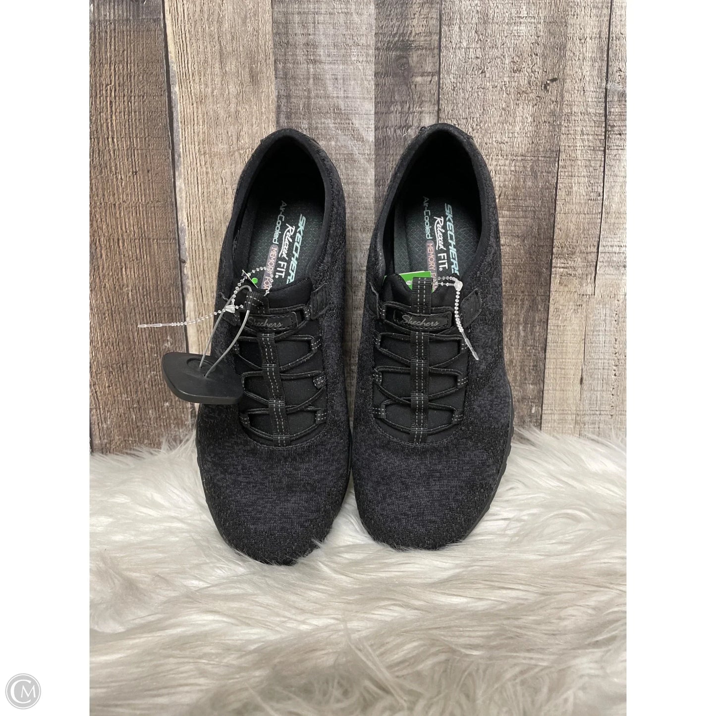 Shoes Sneakers By Skechers In Black, Size: 9