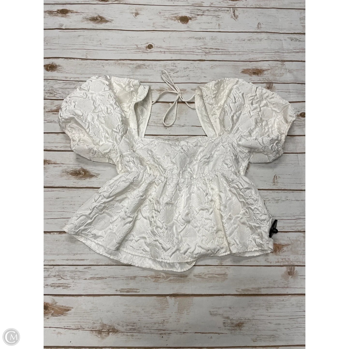 Top Short Sleeve By Divided In White, Size: M