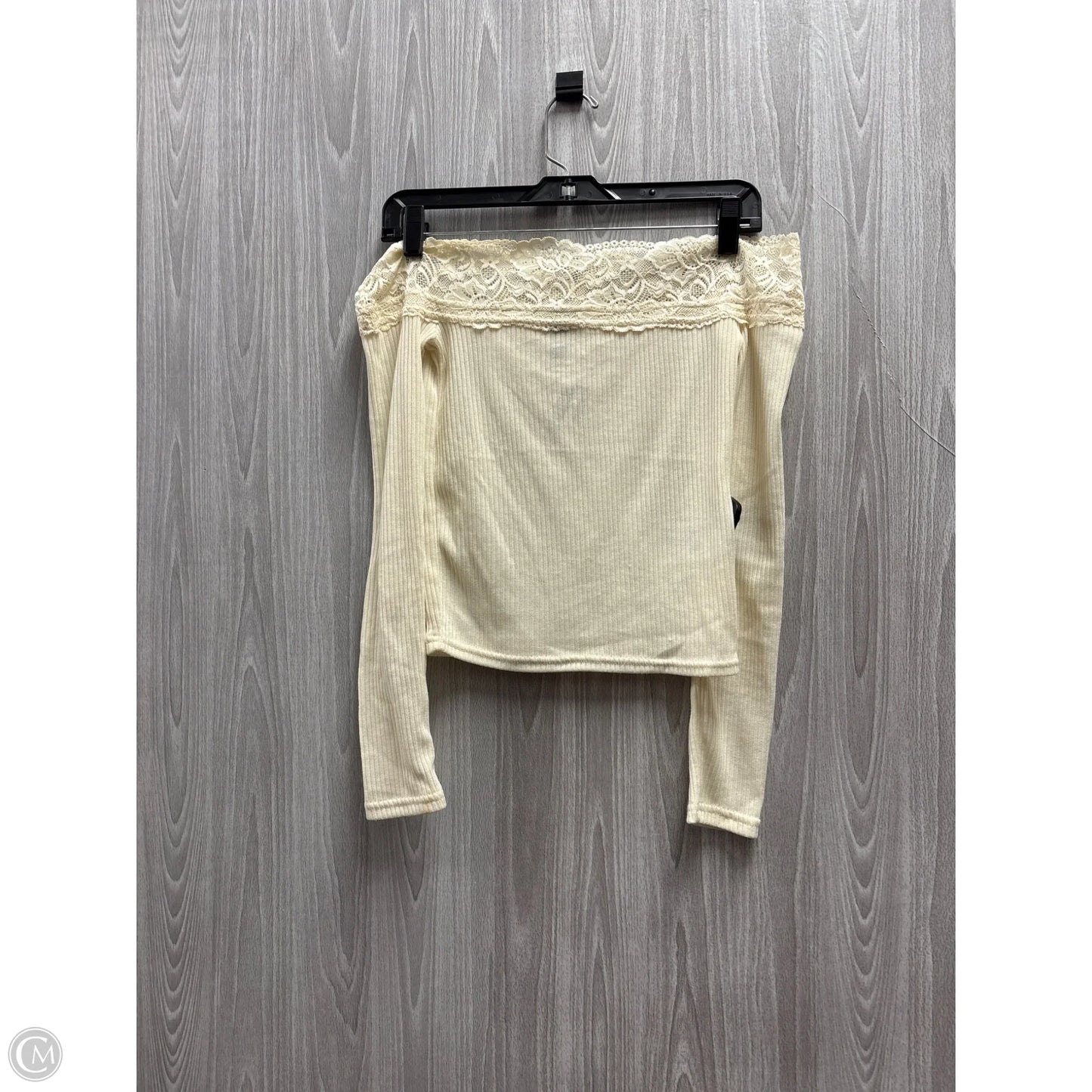Top Long Sleeve By Divided In Cream, Size: Xs