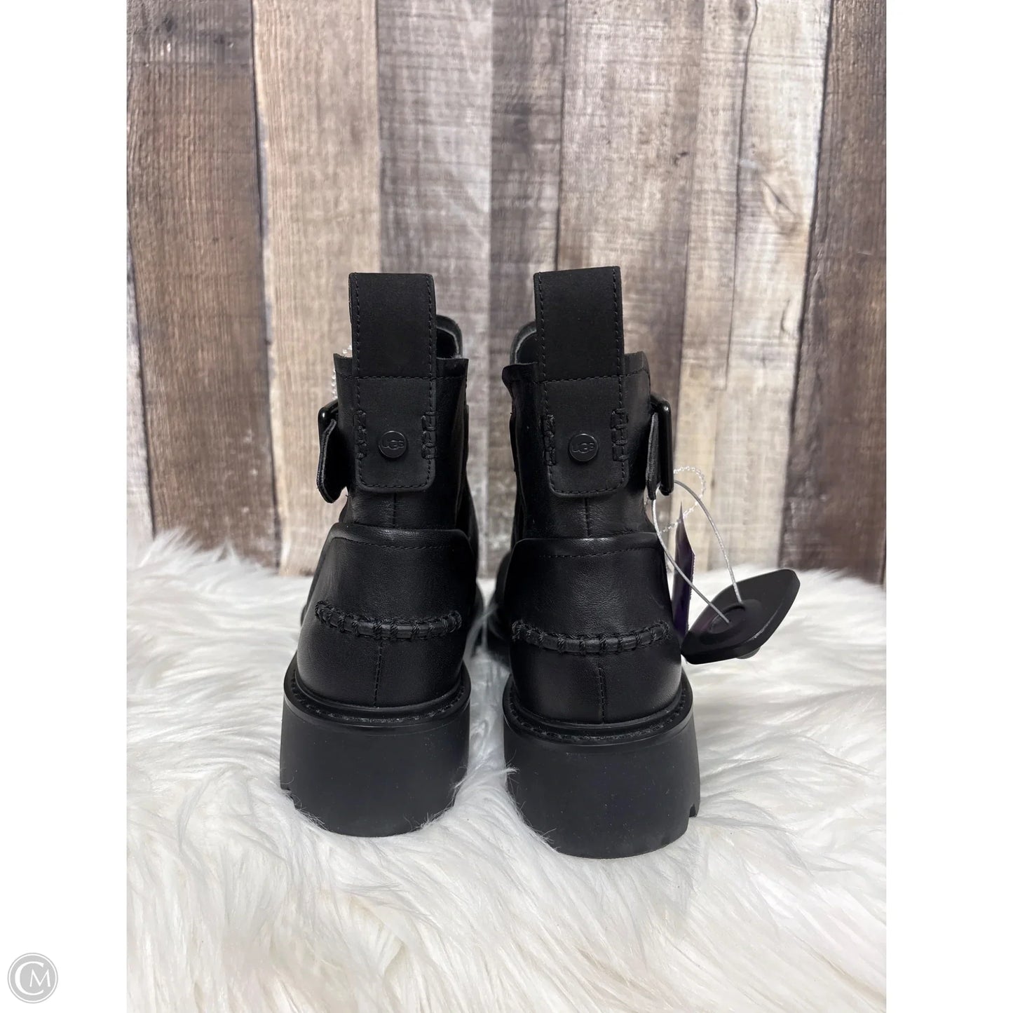 Boots Designer By Ugg In Black, Size: 8.5