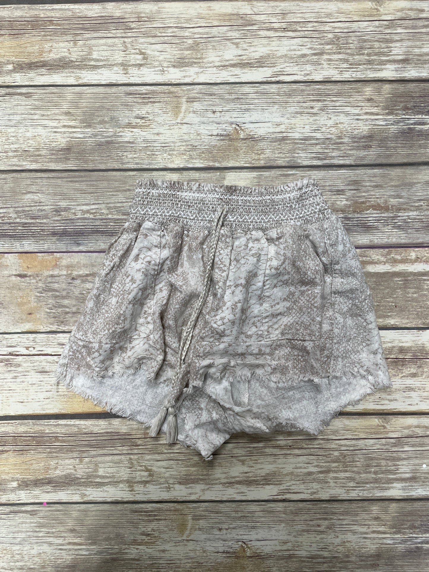 Shorts By Cme  Size: M