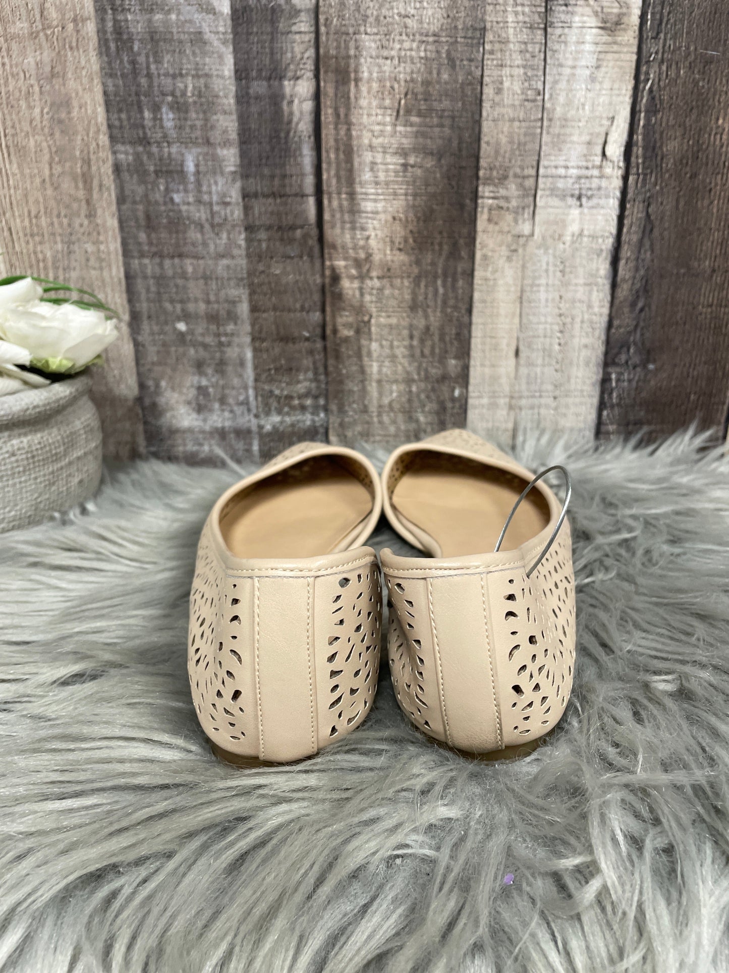 Tan Shoes Flats Apt 9, Size 7