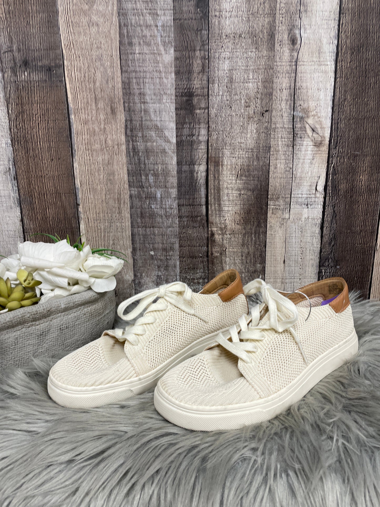 Cream Shoes Sneakers Lucky Brand, Size 8.5