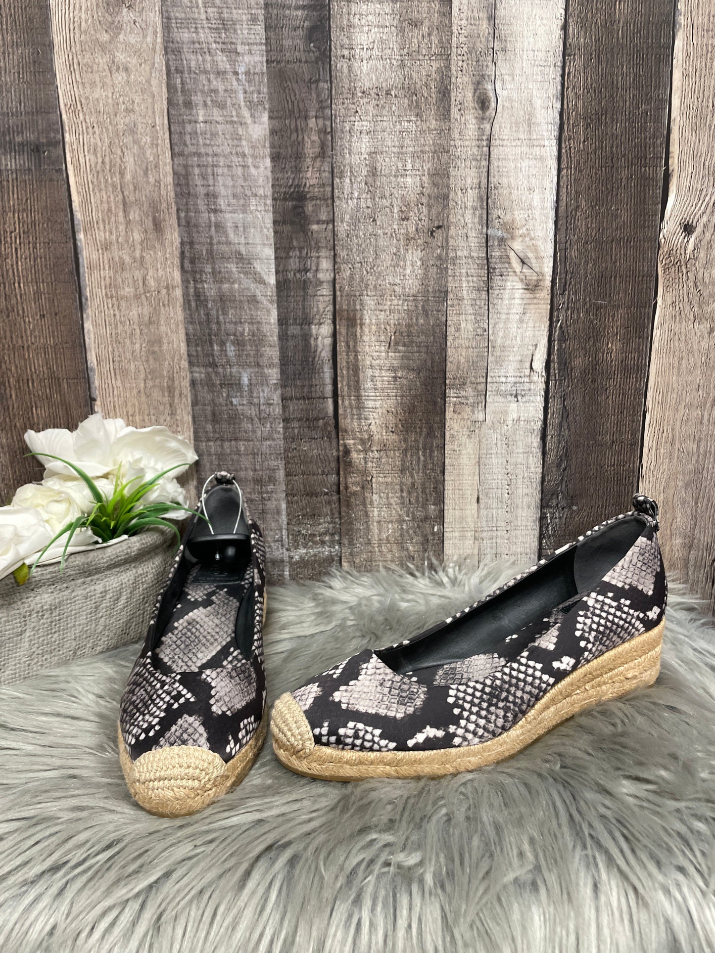 Snakeskin Print Shoes Designer Tory Burch, Size 7.5