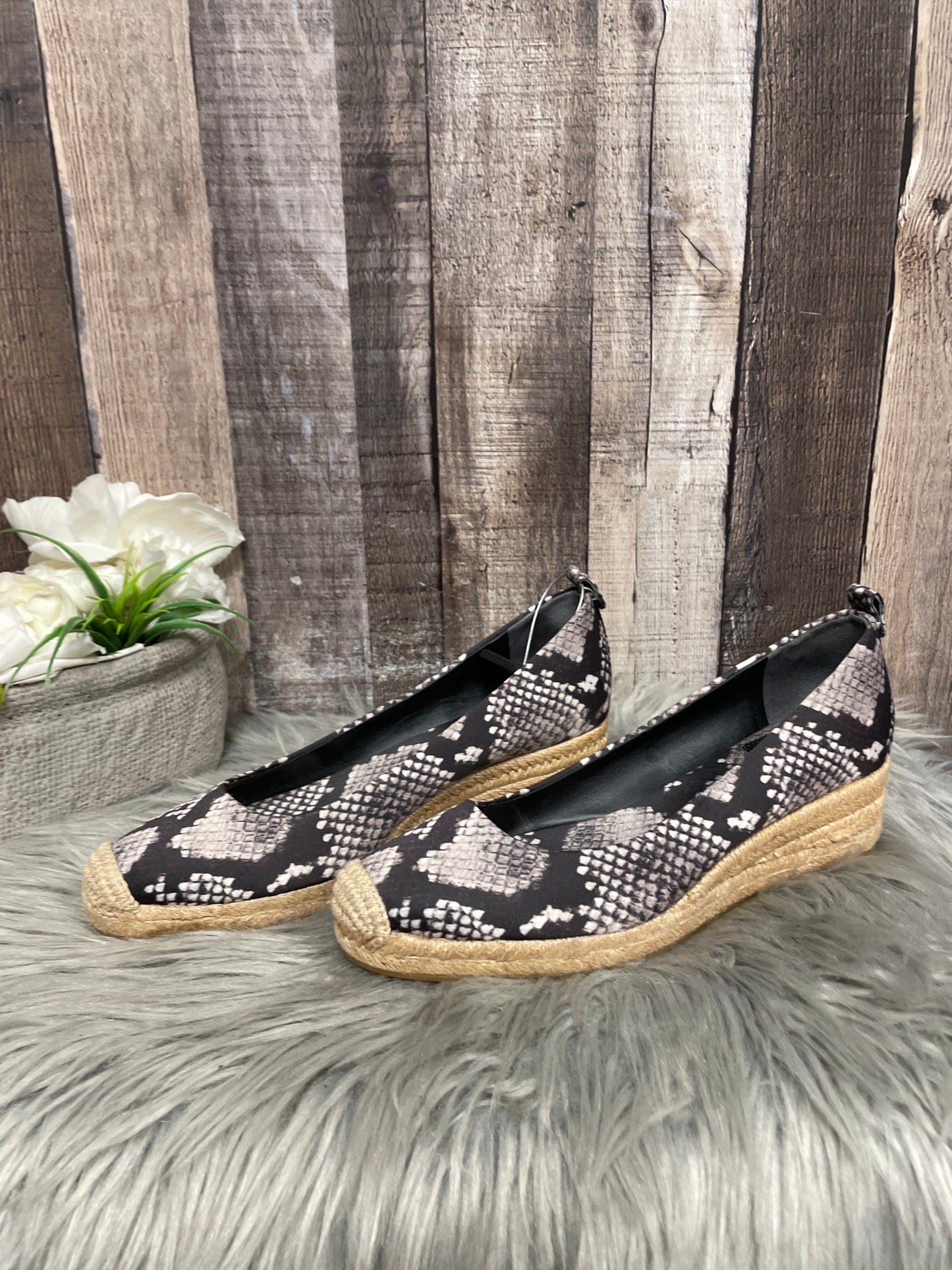 Snakeskin Print Shoes Designer Tory Burch, Size 7.5