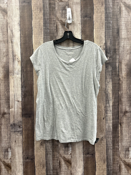 Top Short Sleeve By Universal Thread In Grey, Size: L