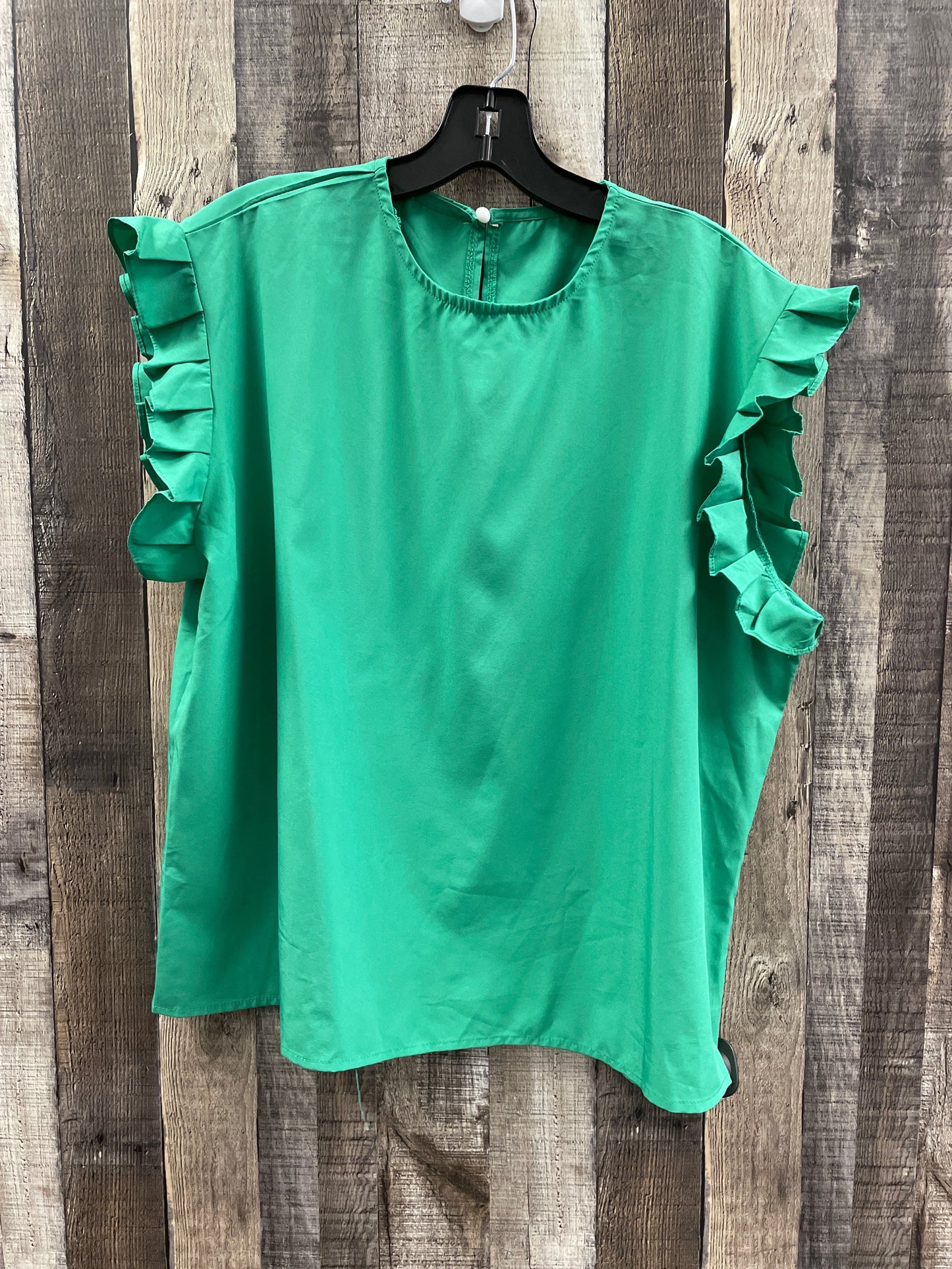 Top Sleeveless By Cmf In Green, Size: 2x