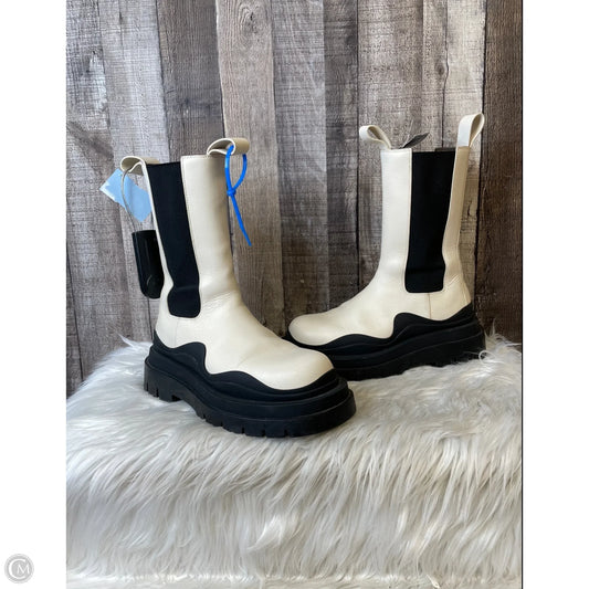 Boots Luxury Designer By Bottega Veneta In Cream, Size: 7