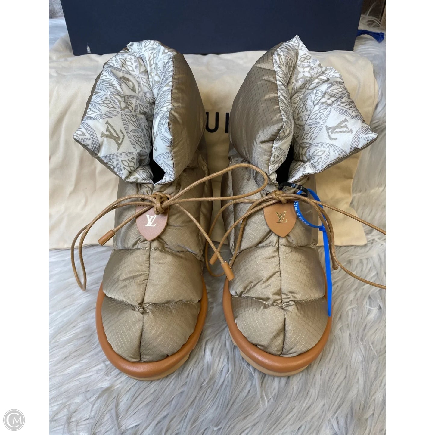 Boots Luxury Designer By Louis Vuitton In Brown, Size: 5