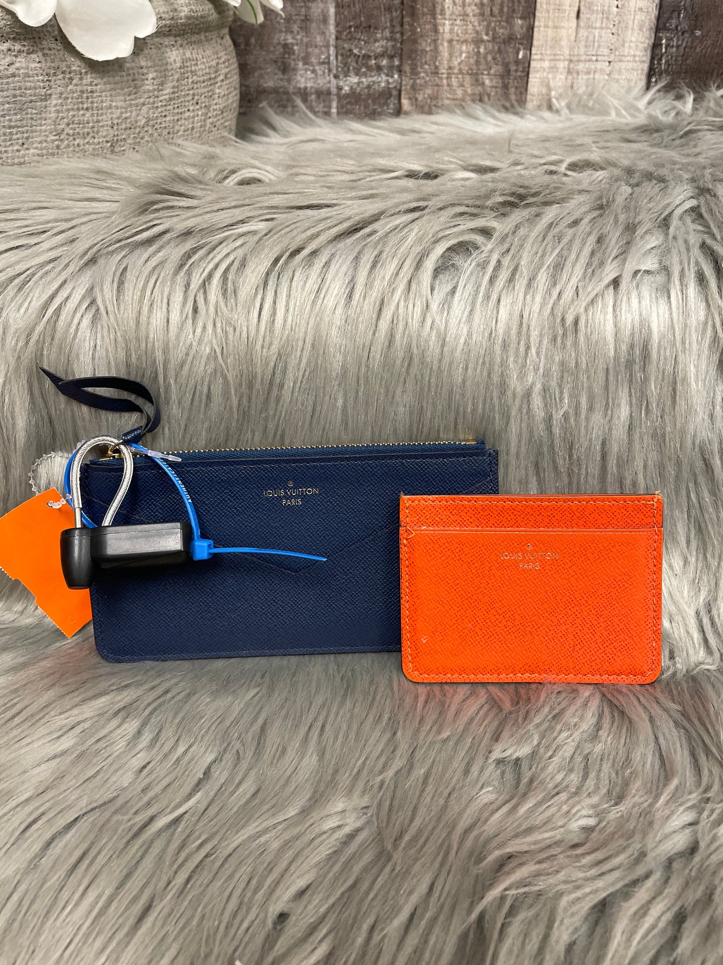 Wallet Luxury Designer By Louis Vuitton, Size: Medium