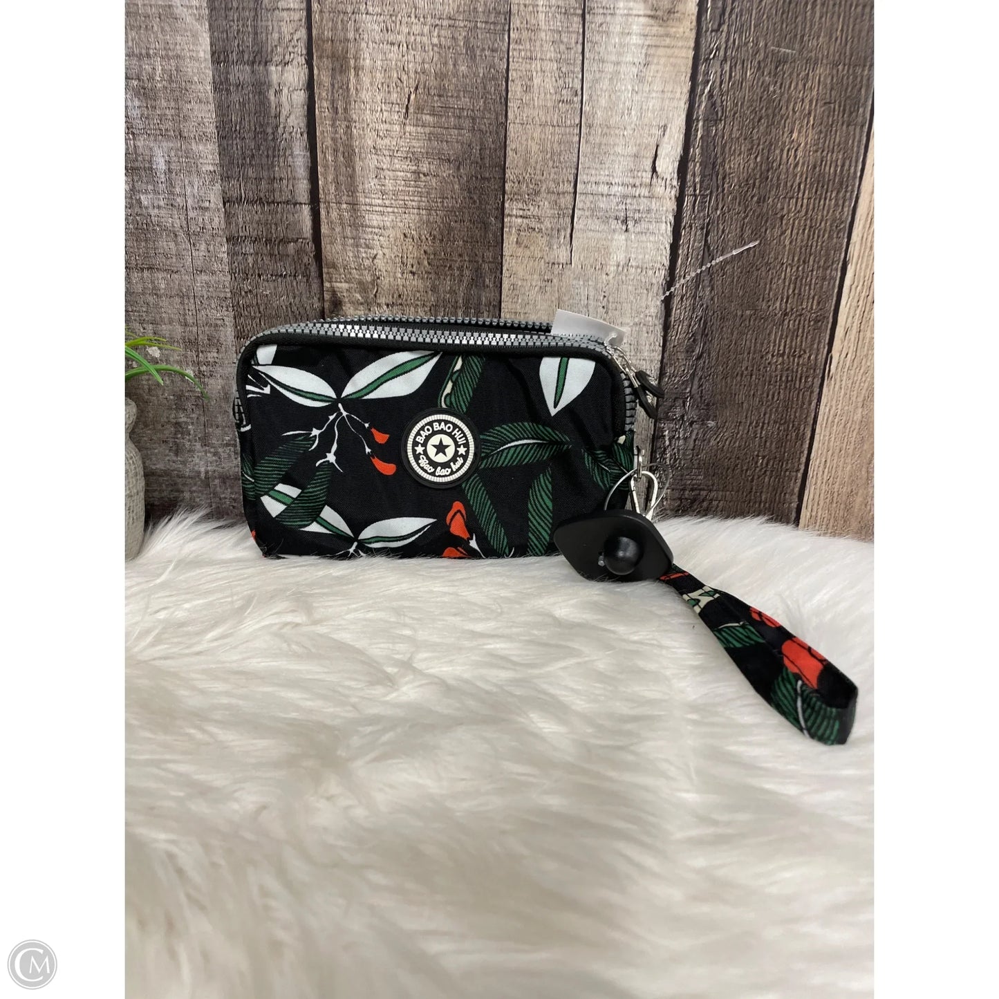 Wristlet By Cmf, Size: Medium