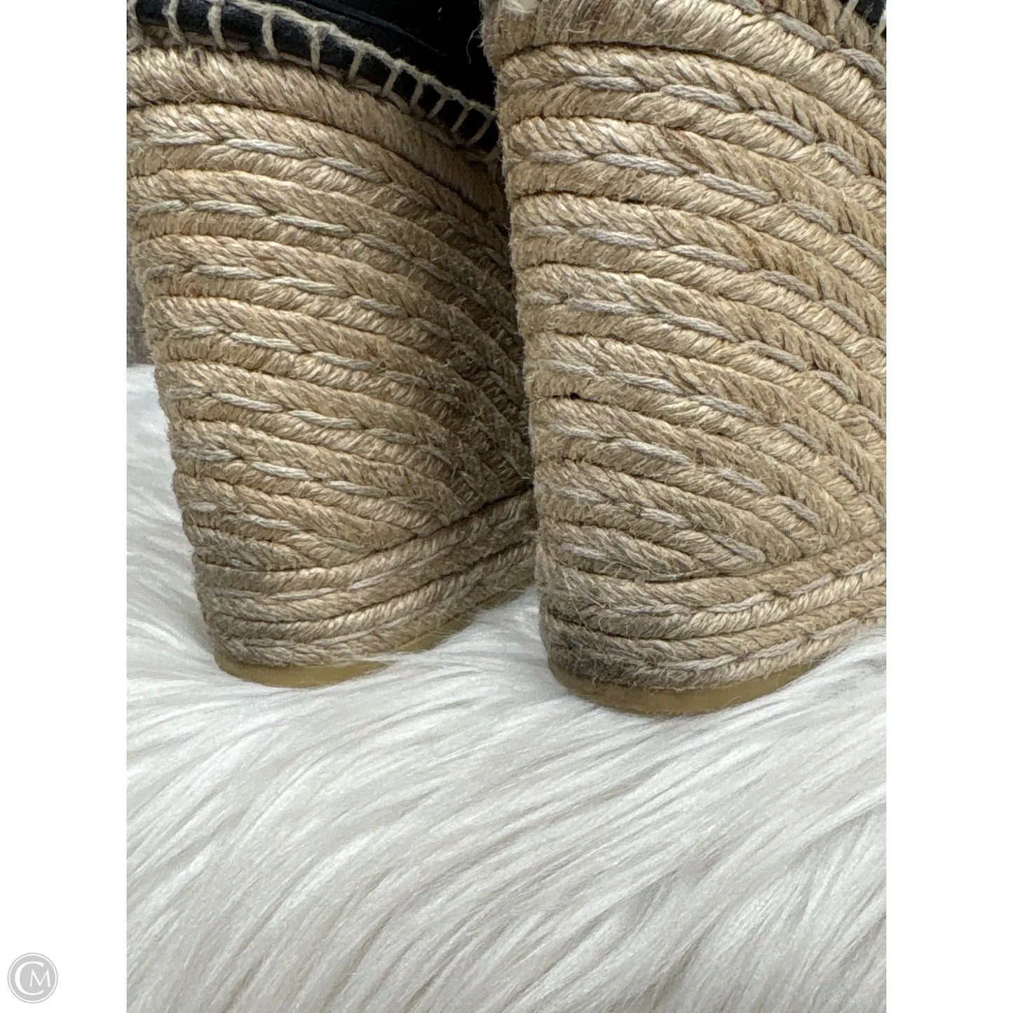 Shoes Luxury Designer By Gucci In Black & Tan, Size: 7.5