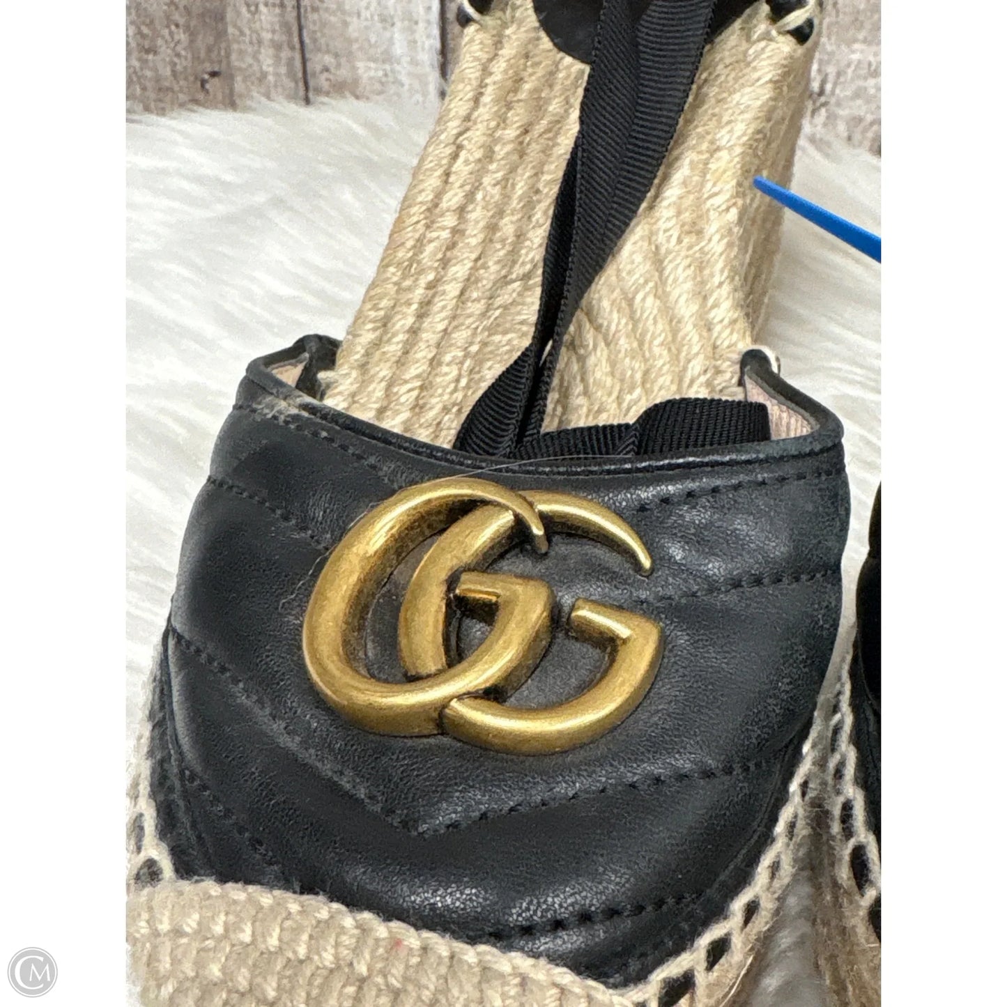 Shoes Luxury Designer By Gucci In Black & Tan, Size: 7.5