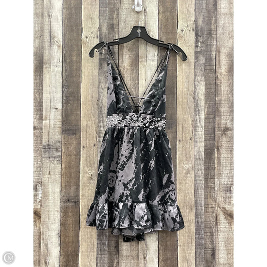 Dress Casual Midi By Urban Outfitters In Multi-colored, Size: M