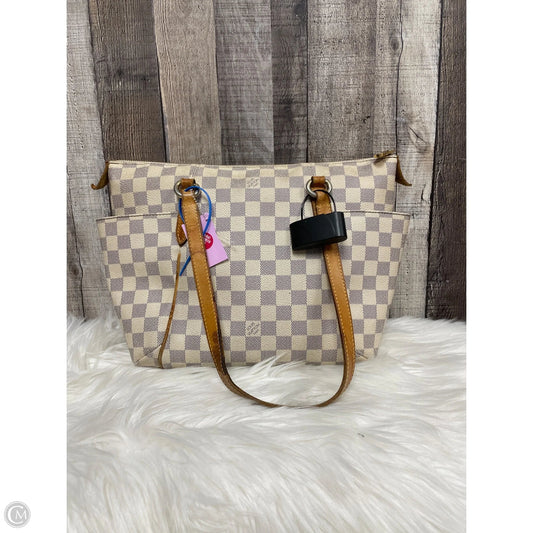 Handbag Luxury Designer By Louis Vuitton, Size: Medium