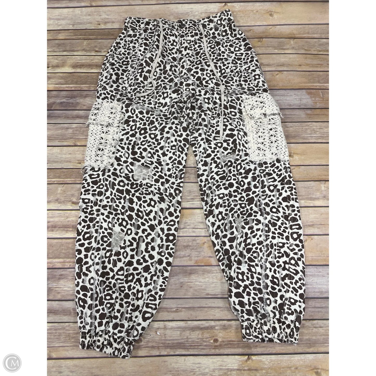 Pants Cargo & Utility By Pol In Animal Print, Size: L
