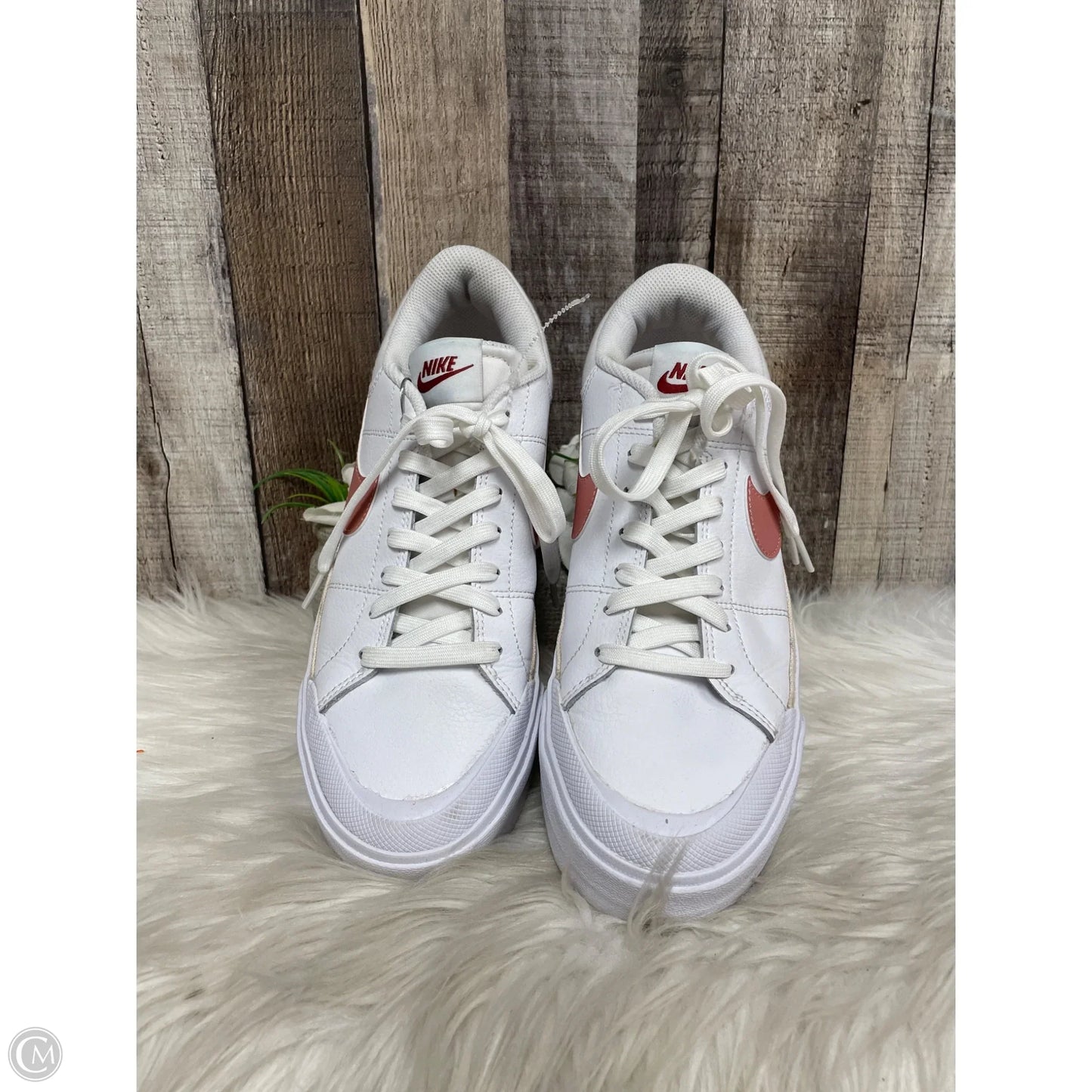 Shoes Sneakers By Nike In White, Size: 9.5