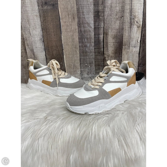 Shoes Sneakers By Oasis Society In White, Size: 8