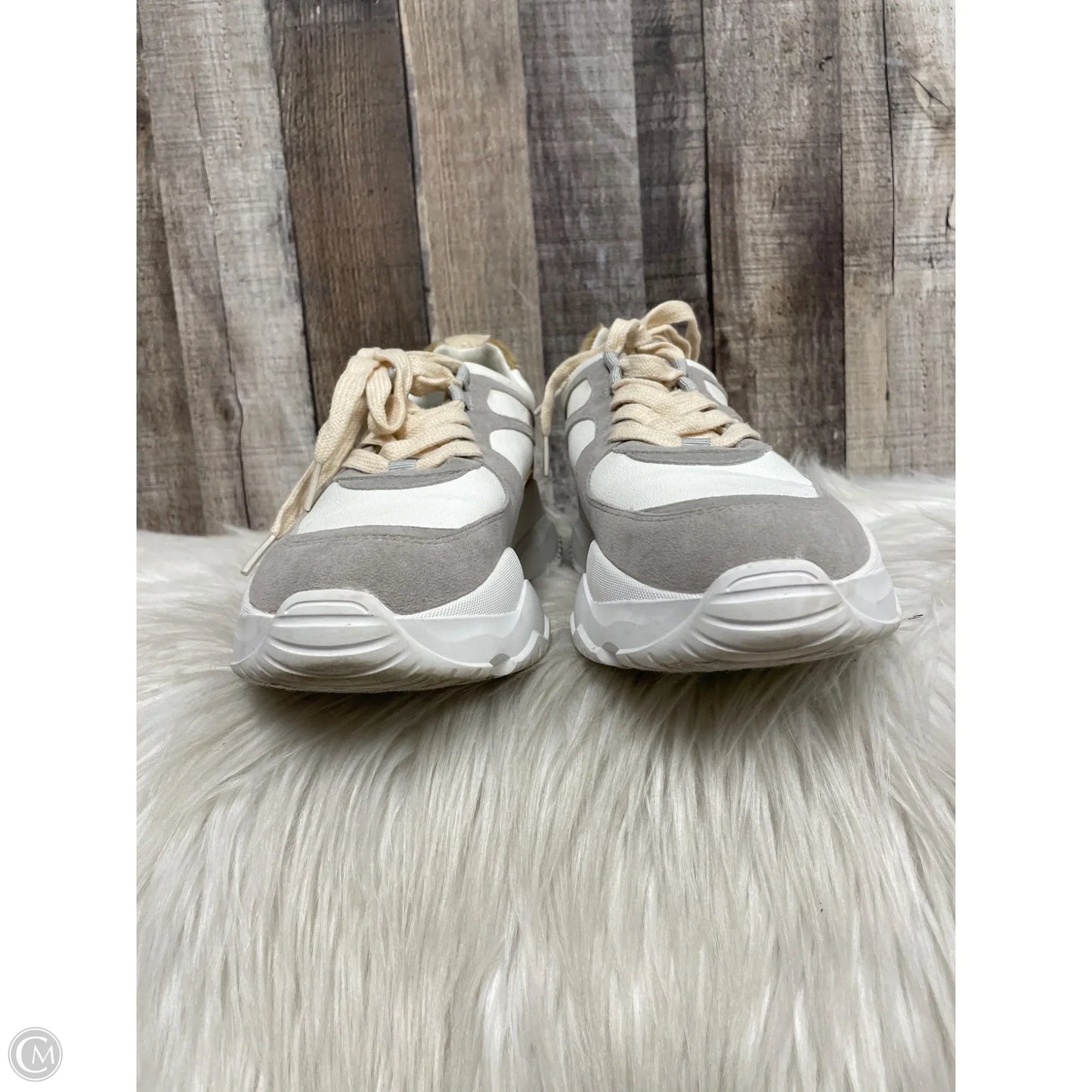 Shoes Sneakers By Oasis Society In White, Size: 8