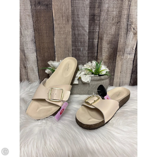 Sandals Flats By Universal Thread In Cream, Size: 10