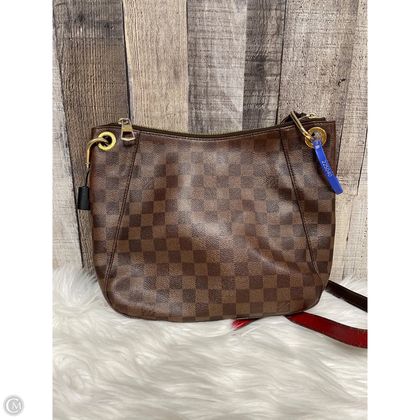 Crossbody Luxury Designer By Louis Vuitton, Size: Medium