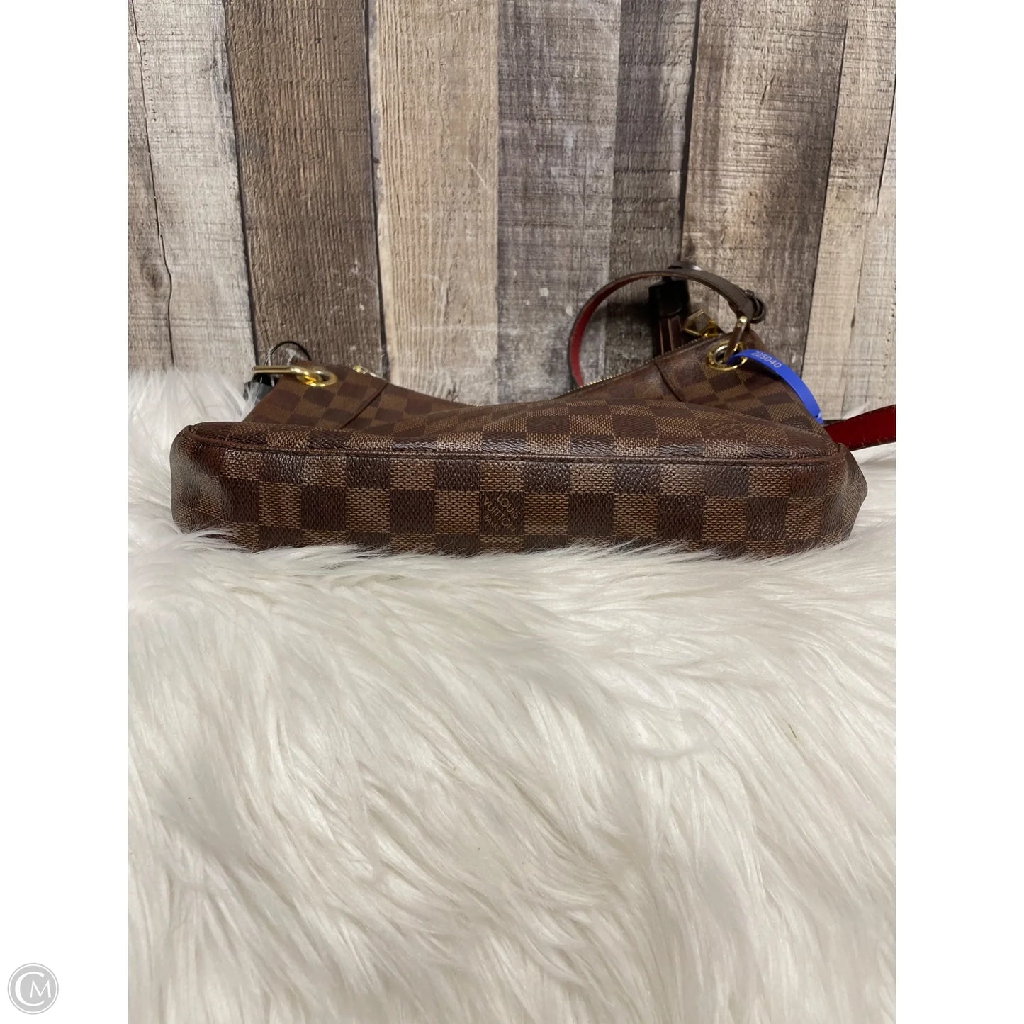 Crossbody Luxury Designer By Louis Vuitton, Size: Medium