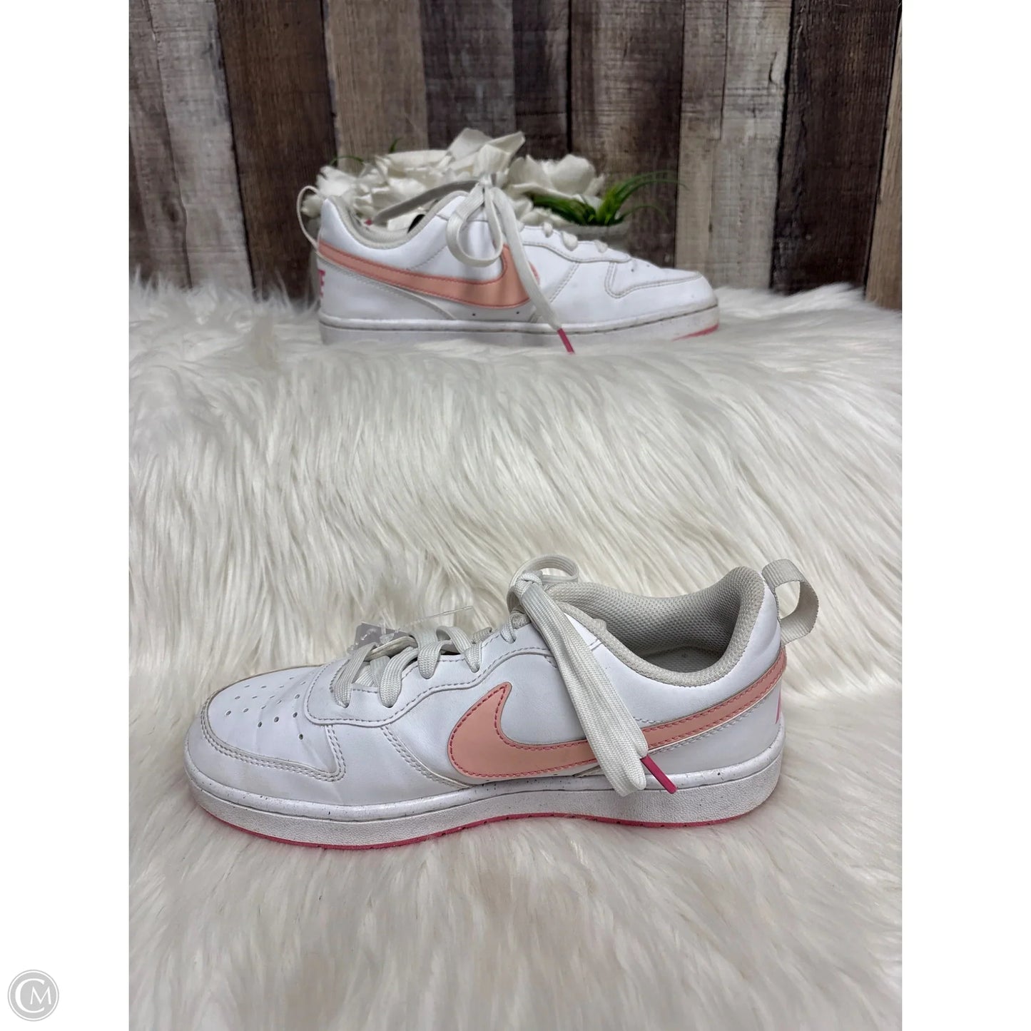 Shoes Sneakers By Nike, Size: 7