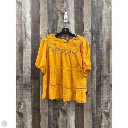 Top Short Sleeve By Knox Rose In Gold, Size: M