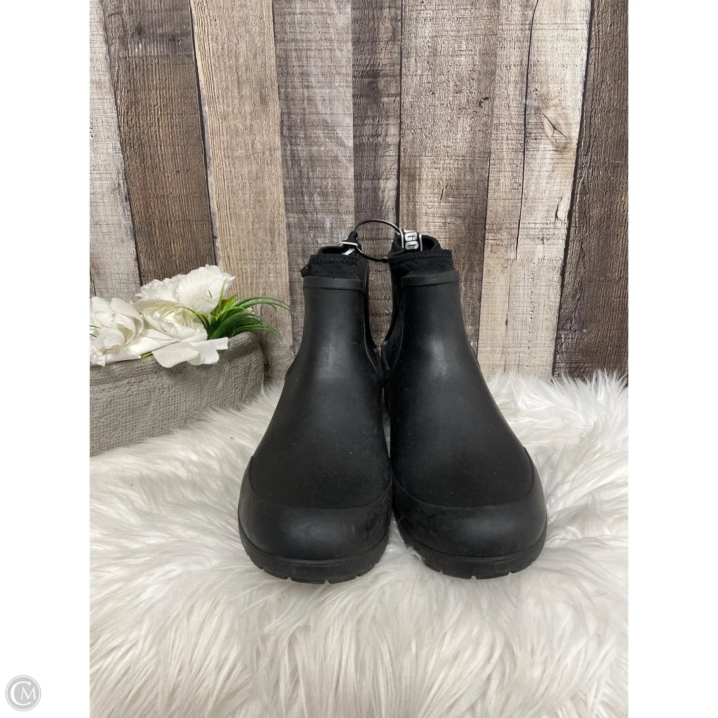 Boots Designer By Ugg In Black, Size: 10