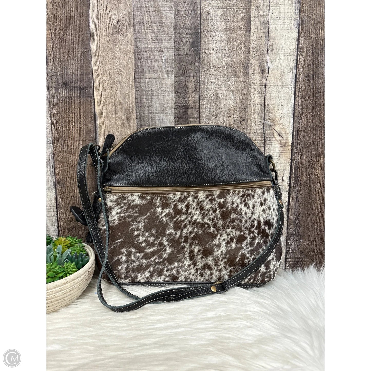Crossbody By Myra, Size: Medium
