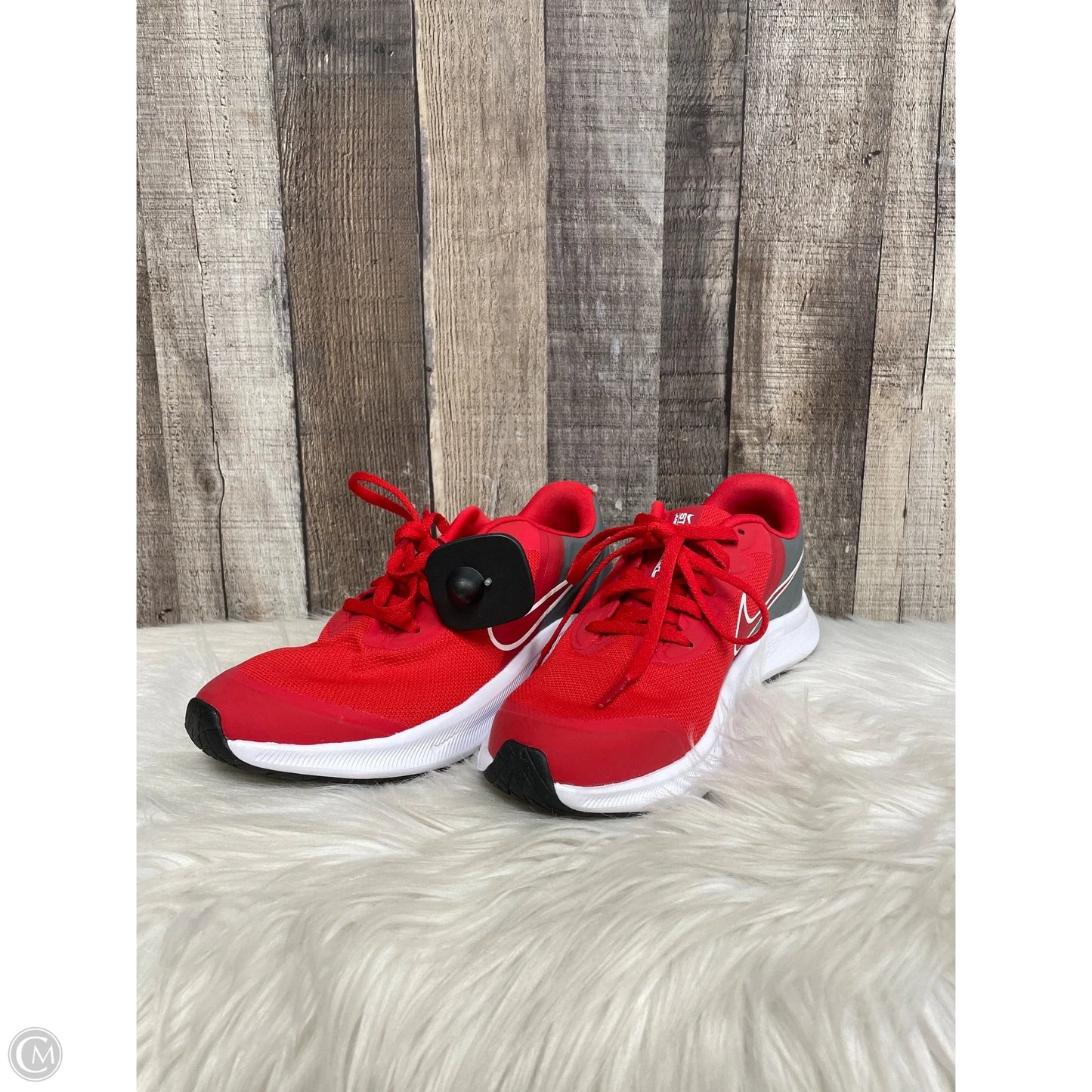 Shoes Athletic By Nike In Grey & Red, Size: 6.5