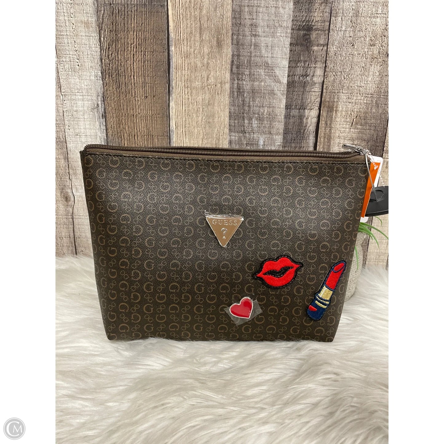 Clutch By Guess, Size: Medium