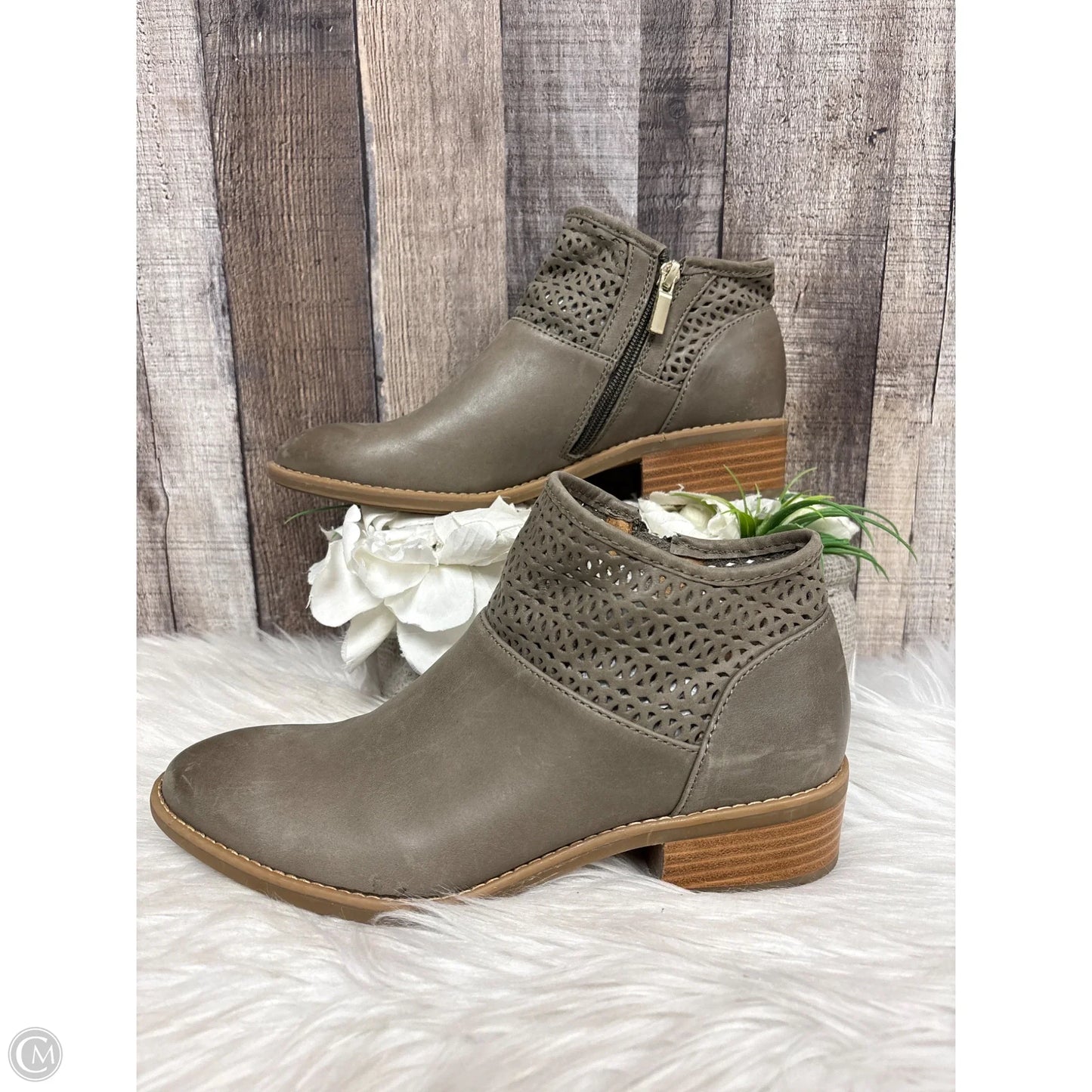 Boots Ankle Heels By Comfortiva In Taupe, Size: 8.5