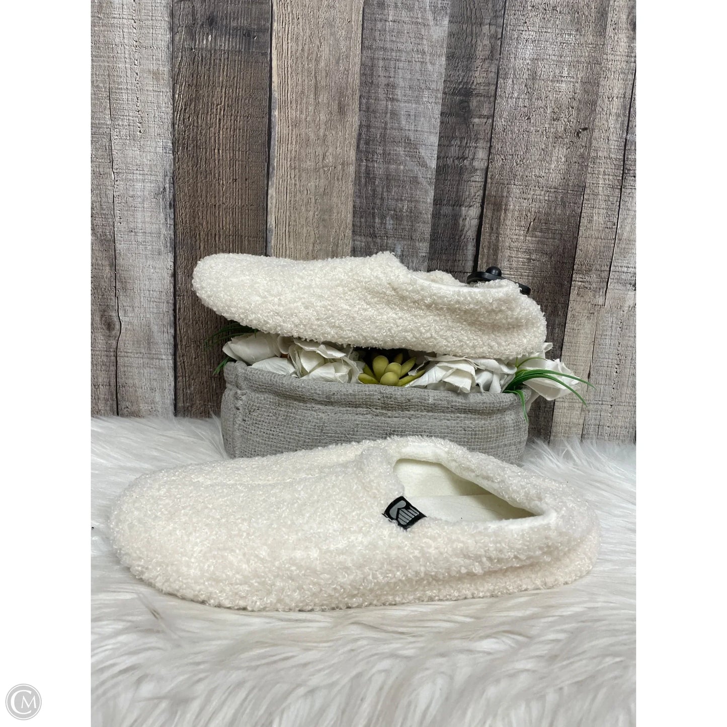 Slippers By Cme In Ivory, Size: 9