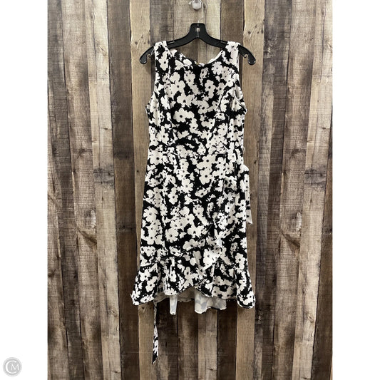 Dress Casual Short By Calvin Klein In Black & White, Size: L