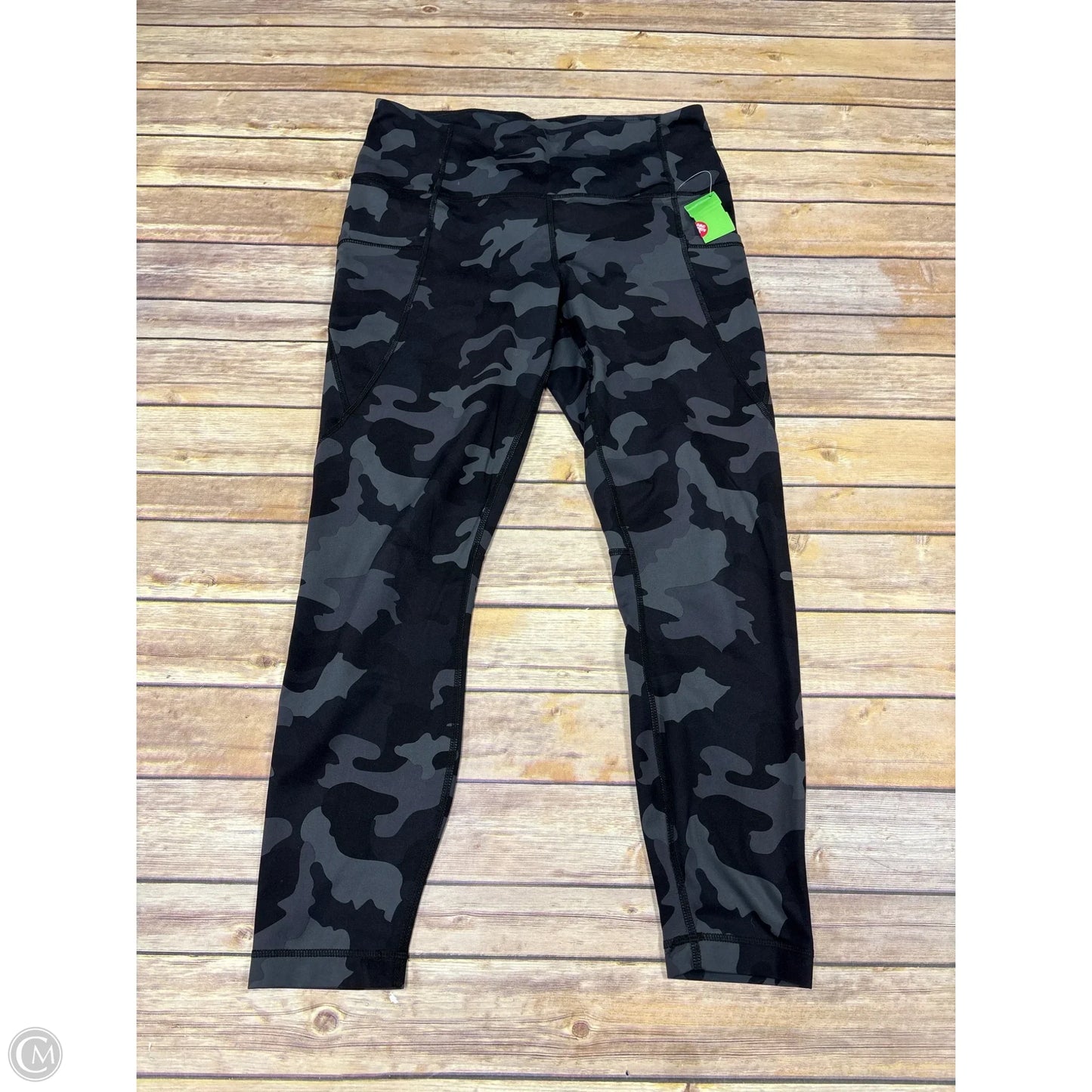 Athletic Leggings By Yogalicious In Camouflage Print, Size: L