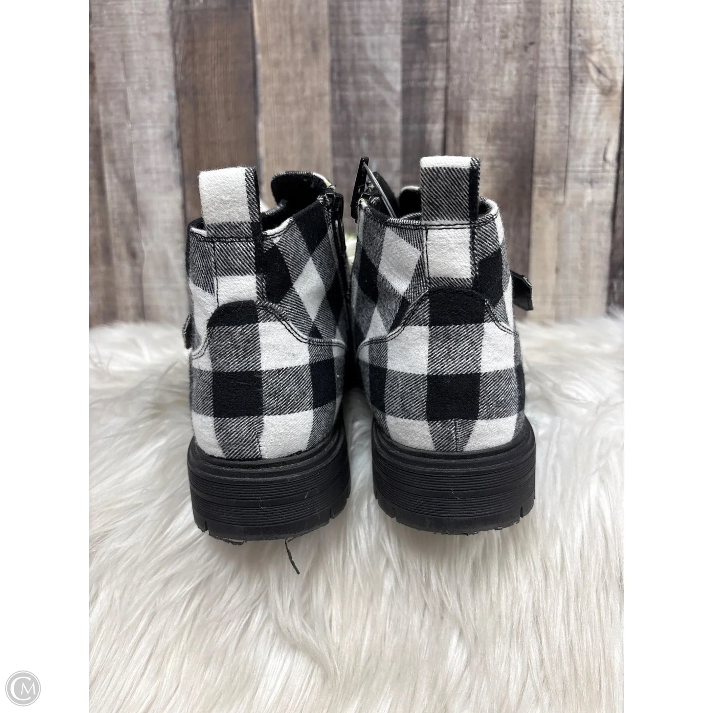 Boots Ankle Flats By So In Black & White, Size: 9.5