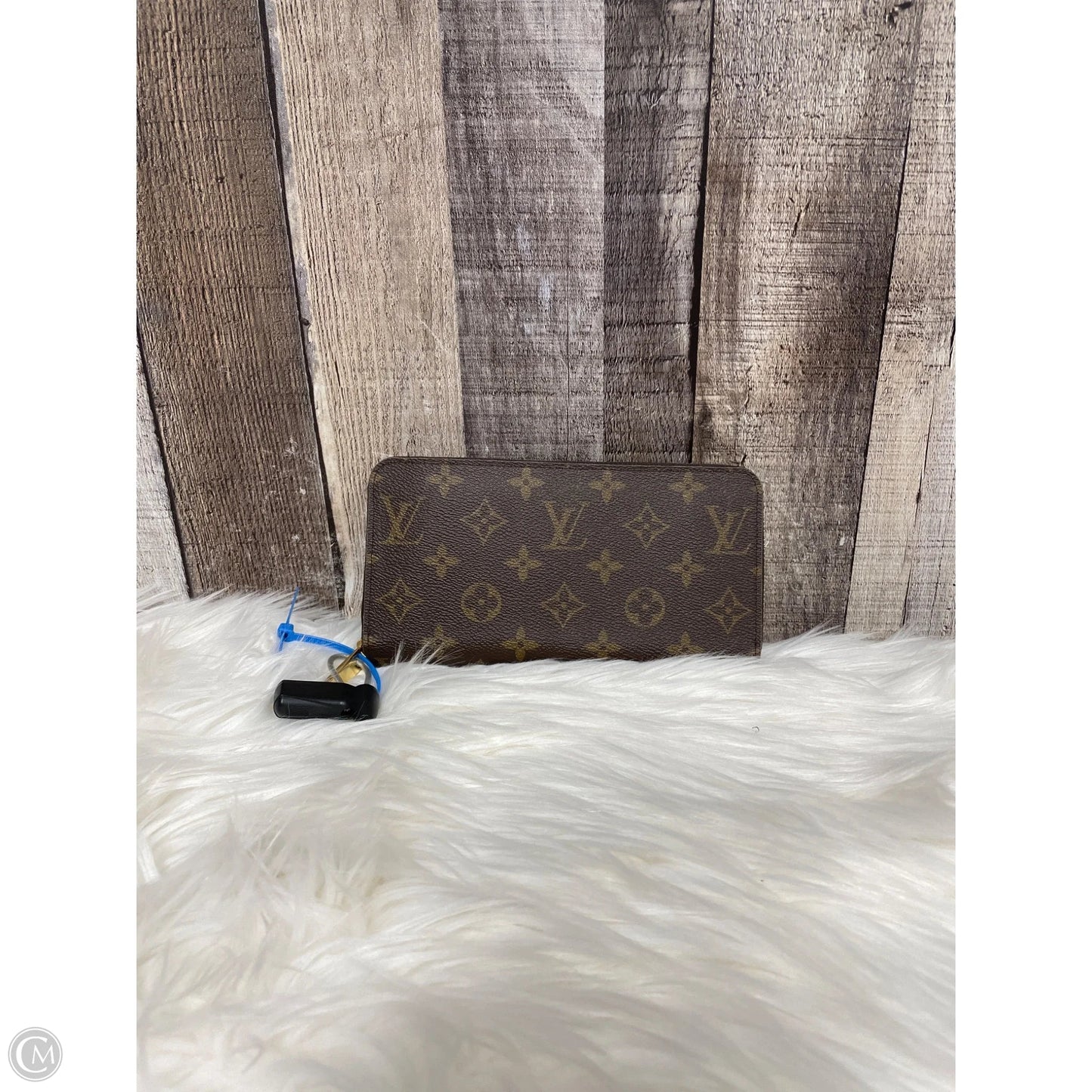 Wallet Luxury Designer By Louis Vuitton, Size: Medium
