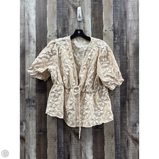 Top Short Sleeve By Shein In Ivory, Size: 1x