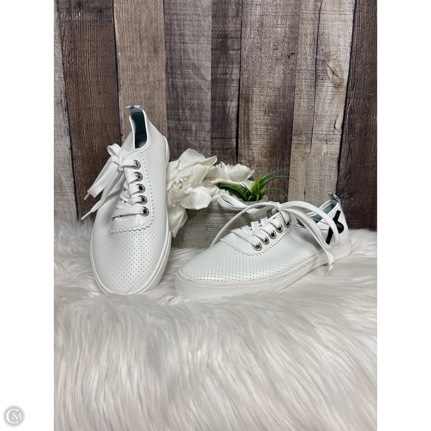 Shoes Sneakers By Tommy Bahama In White, Size: 8.5