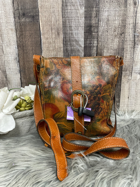 Crossbody Designer Patricia Nash, Size Medium