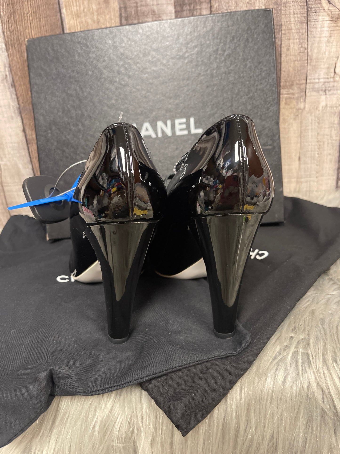 Shoes Luxury Designer By Chanel In Black, Size: 9.5