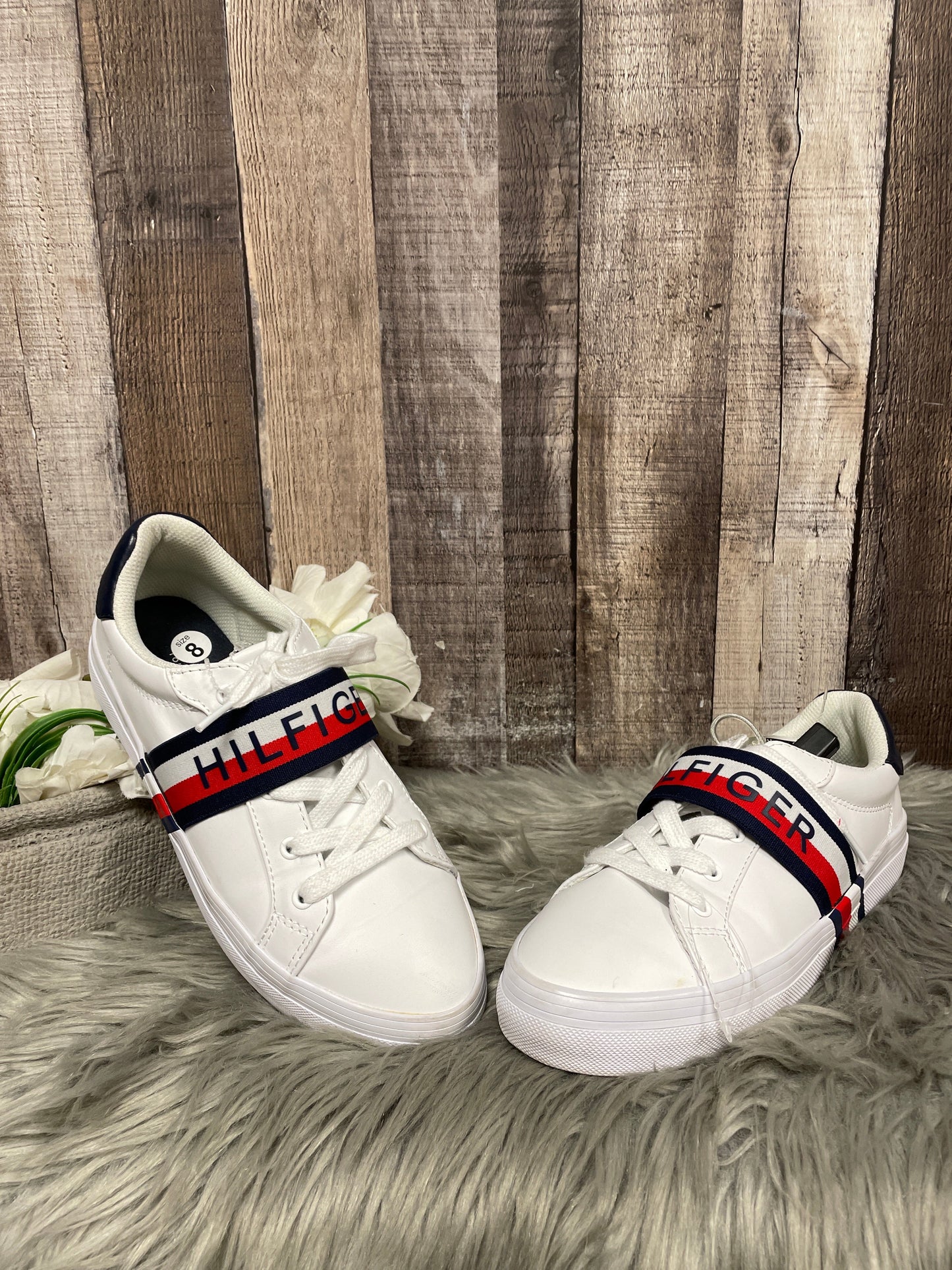 Shoes Sneakers By Tommy Hilfiger In White, Size: 8