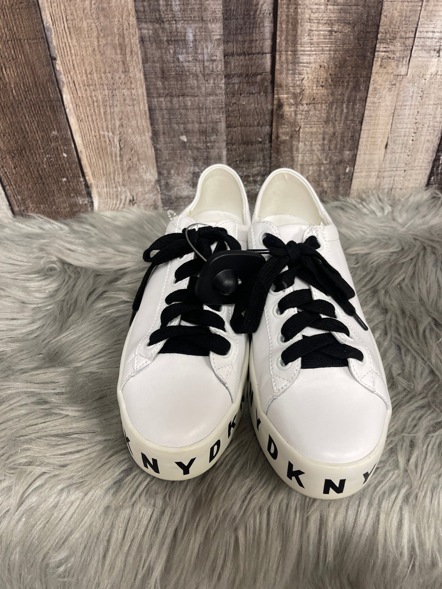 Shoes Sneakers By Dkny In Black & White, Size: 8