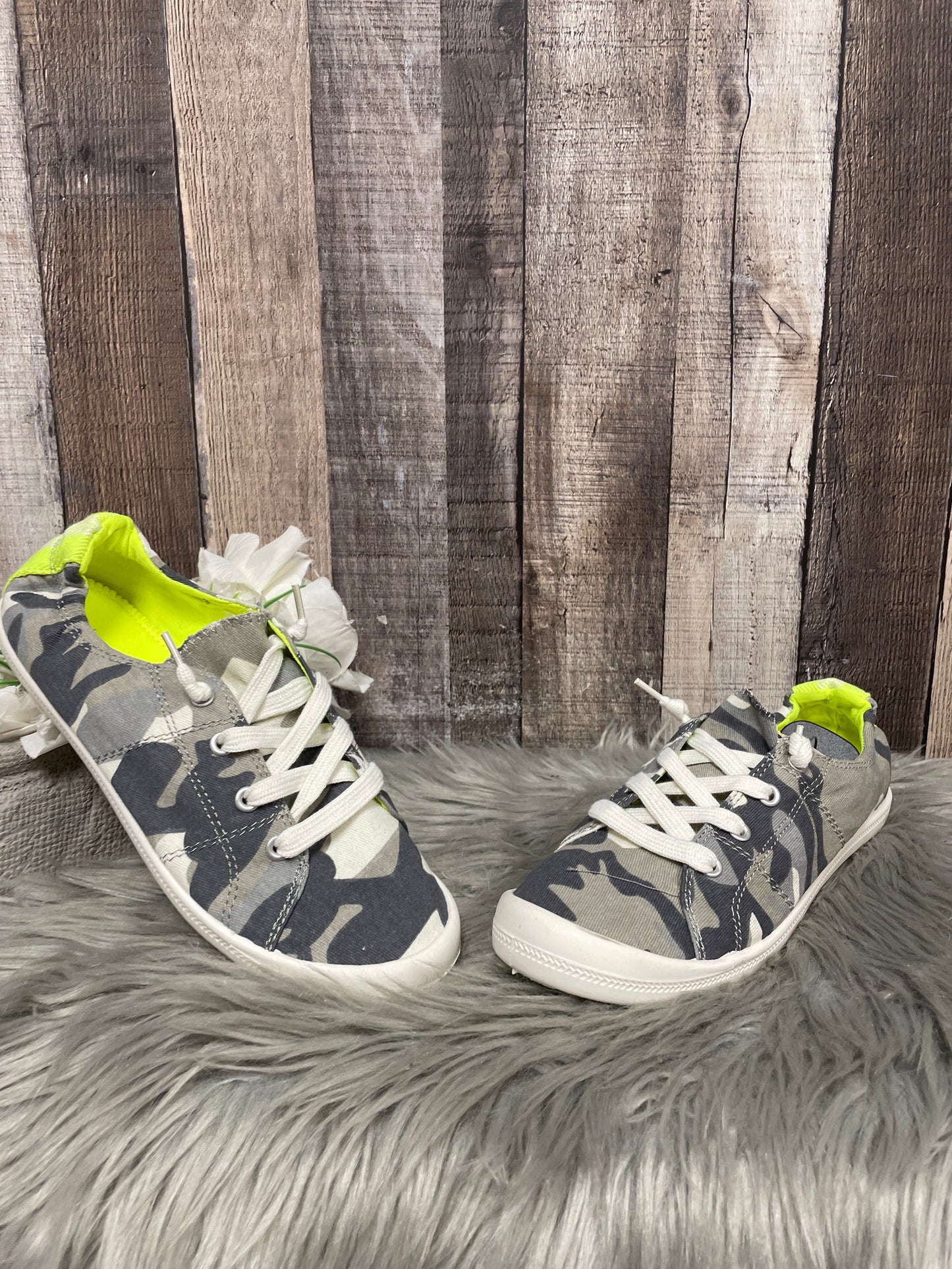 Shoes Sneakers By Madden Girl In Camouflage Print, Size: 9