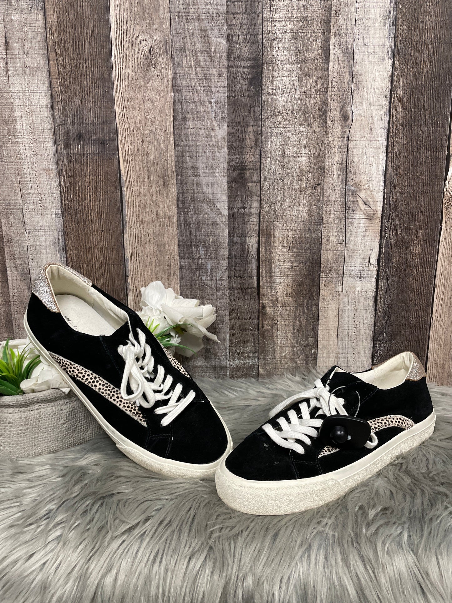 Shoes Sneakers By Madewell In Black & White, Size: 10