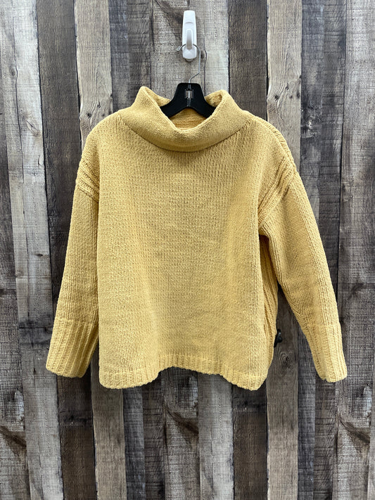 Sweater By Philosophy In Gold, Size: S