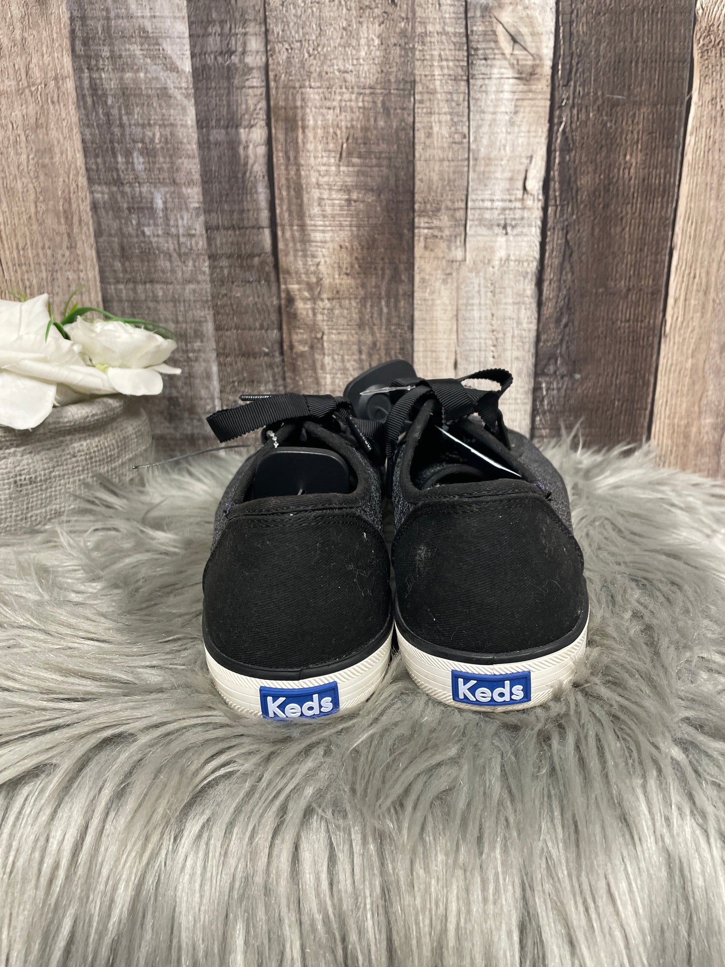 Shoes Sneakers By Keds In Black, Size: 11