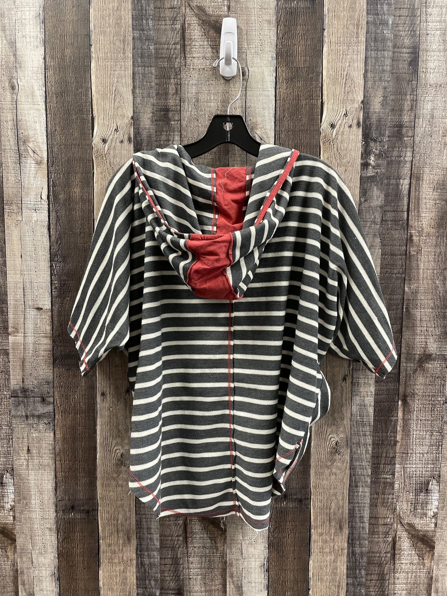 Top Short Sleeve By Oddi In Striped Pattern, Size: S